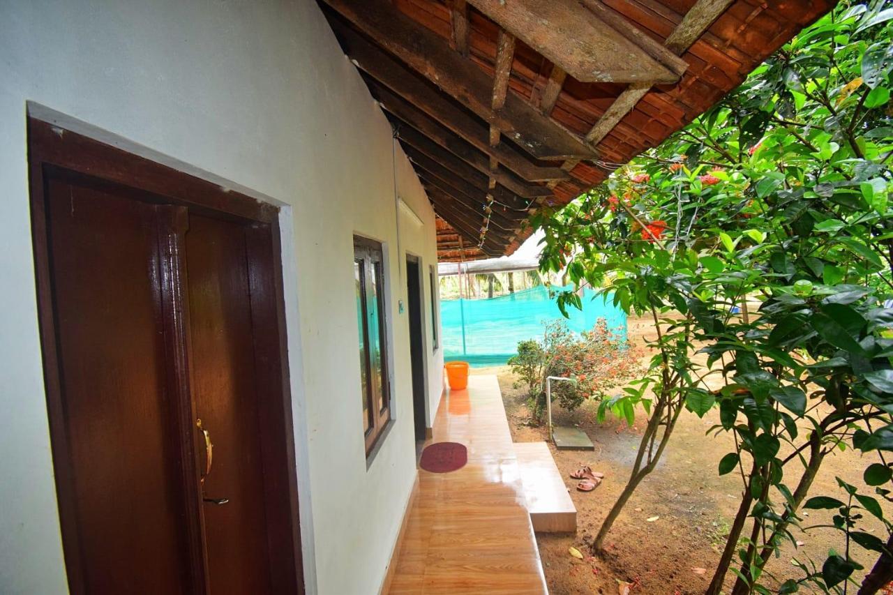 Munroe Inn Homestay Kollam Buitenkant foto